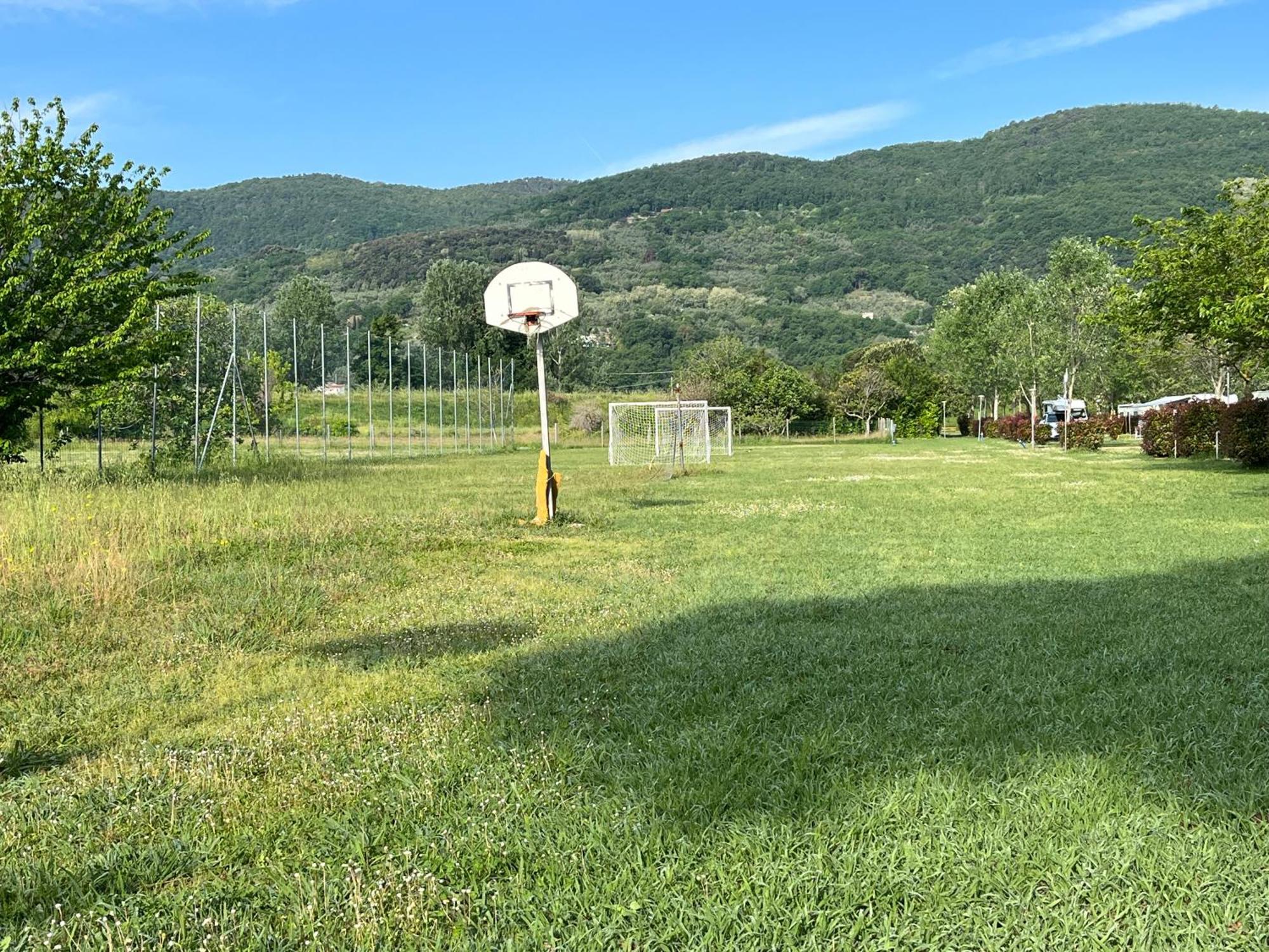 Chalet Camping River Italie Met 2 Slaapkamers Ameglia Kültér fotó